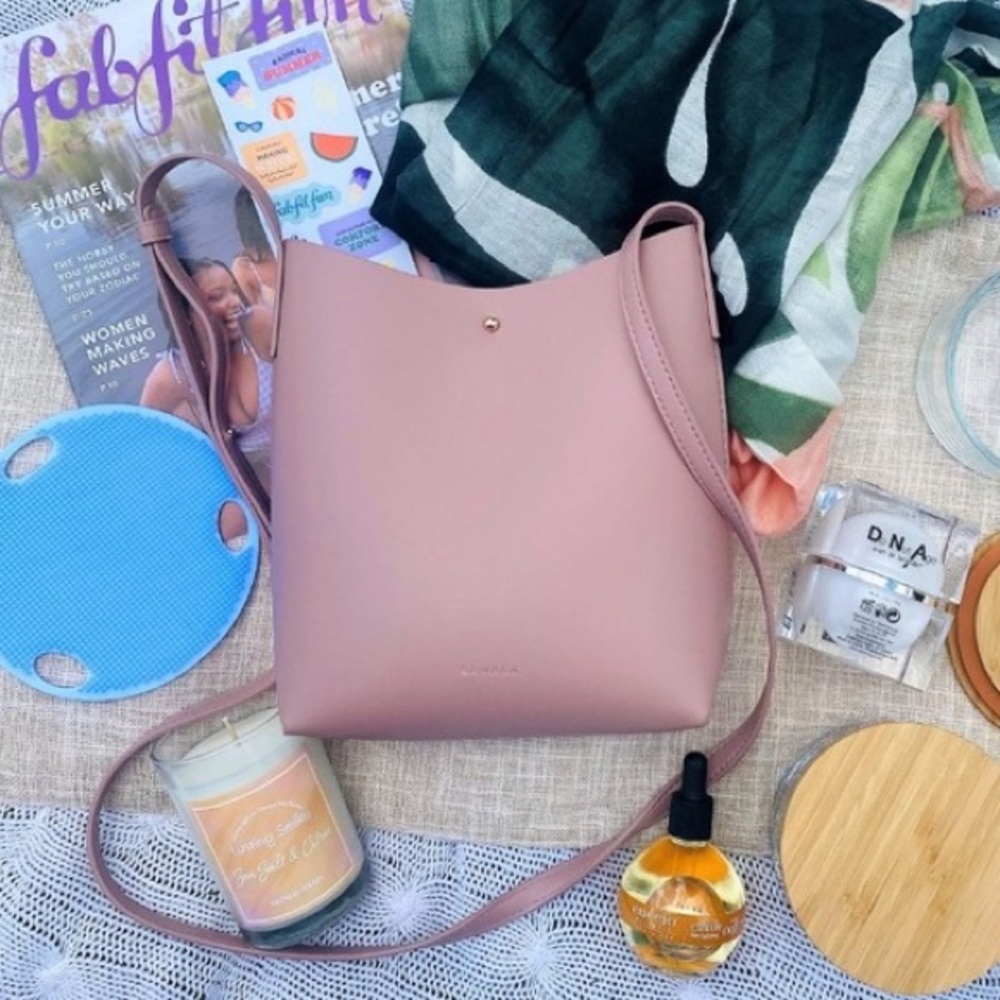SAMARA and FabFitFun Peony Crossbody Summer Purse